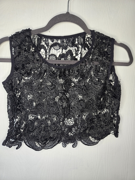 Source Unknown Tops - Source Unknown Black Floral Lace Cropped Overlay Top
